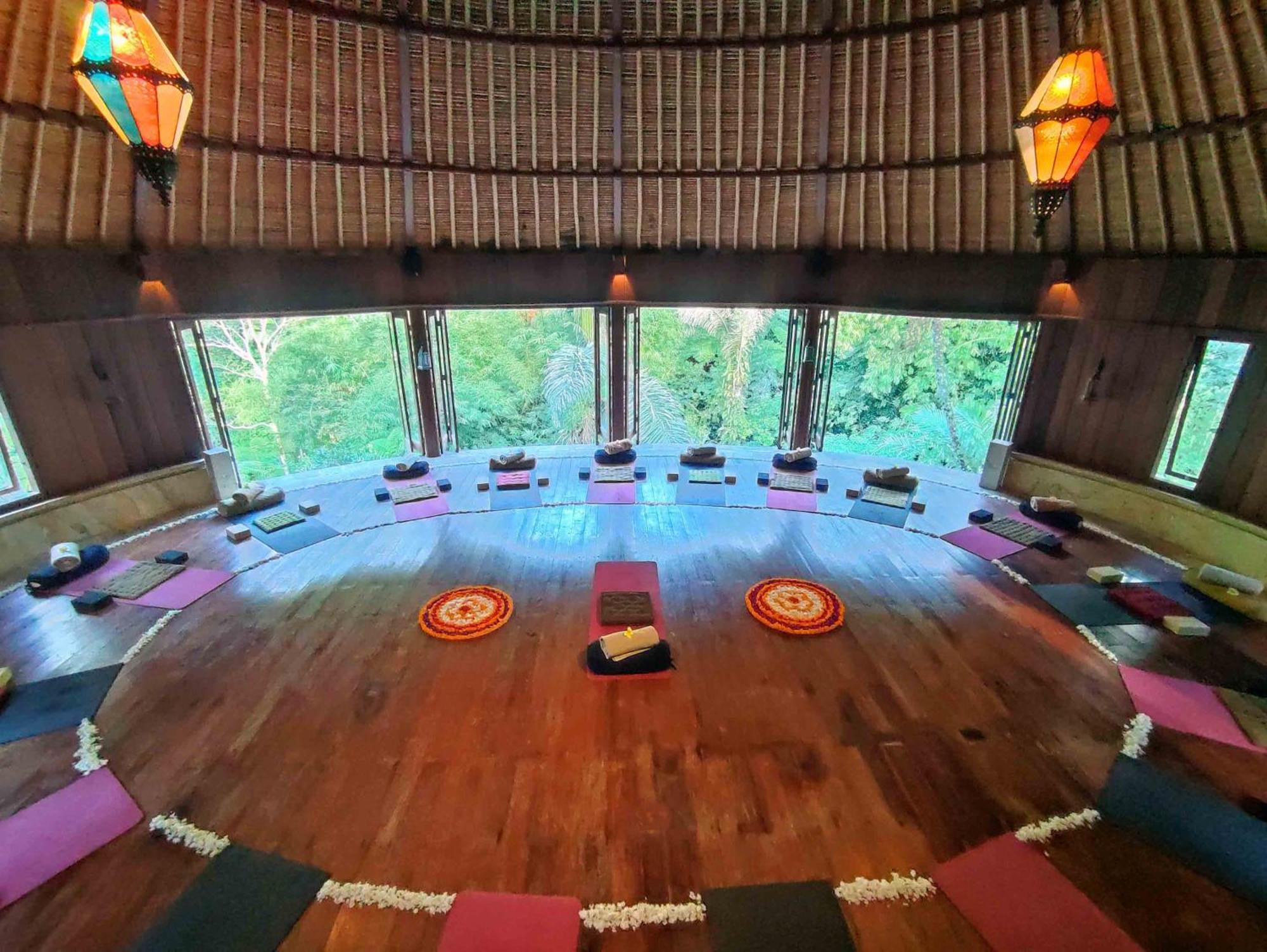 Отель Bagus Jati Health & Wellbeing Retreat Тегаллаланг Экстерьер фото